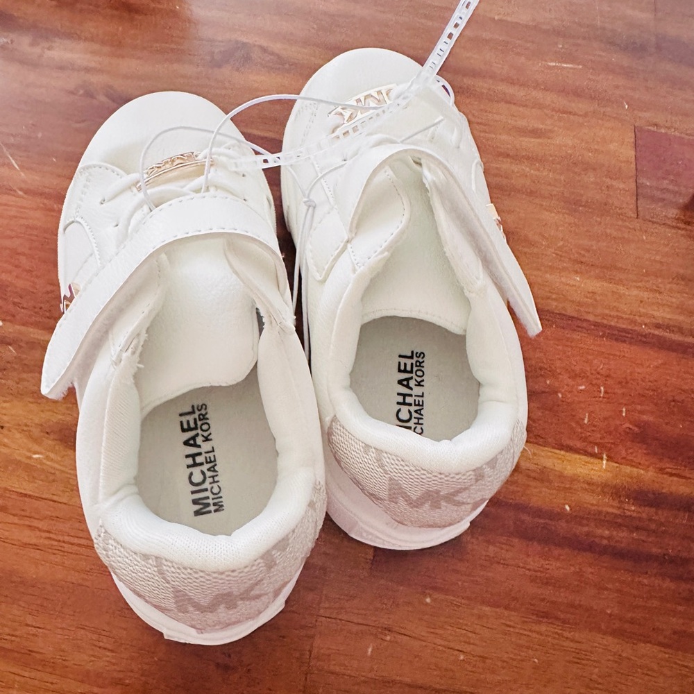 New Michael Kors girl sneakers